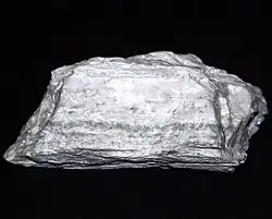 Skarn s wollastonitem a diopsidem