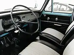 Palubní deska a interiér (de Luxe)