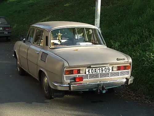 Škoda 100 L s kolínskou poznávací značkou