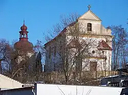 Slatina u Velvar, kostel, od silnice (03).jpg