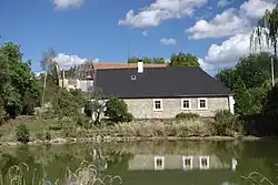 rybník v severní části vsi