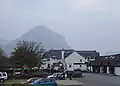 Sligachan Hotel, v pozadí hora Marsco