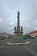 Sloup se sousoším - Mariánský sloup (Hořice) 01.JPG