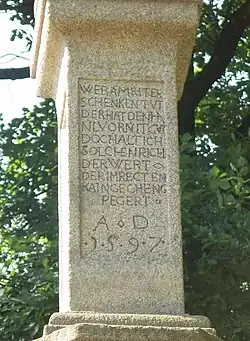 Pranýř ve Vyšším Brodě - detail nápisu