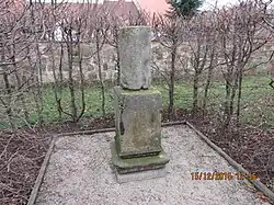 Sloup u muzea 2892.JPG