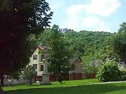 Molpír od kostela ve Smolenicích