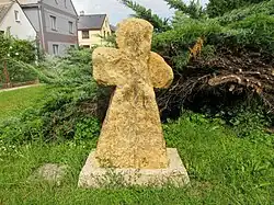 Smírčí kříž v Lukavici na návsi (Q37806868) 01.jpg