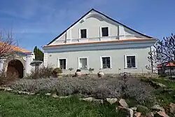 Soběraz - bývalá zájezdní hospoda čp. 46 (2).jpg