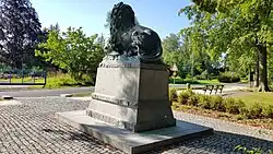 Socha lva (pohled zezadu)