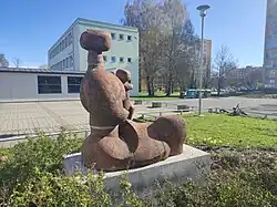 Dílo na pozadí ZŠ Volgogradská