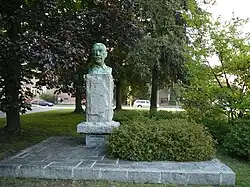 Socha Petra Bezruče, Místek.JPG