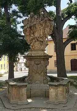 Sousoší sv. Jana Nepomuckého na Trčkově náměstí v Opočně