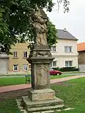 Socha sv. Jana Nepomuckého (Třebenice).JPG