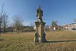 Socha sv. Terezie (Chodovice), náves, Chodovice.JPG