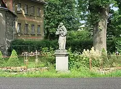 Socha svatého Antonína Paduánského u domu 62 ve Starých Křečanech (Q38137008) 01.jpg