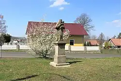 Socha svatého Antonína v Křečanské ulici ve Šluknově (Q37169420) 01.jpg