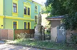 Socha svatého Jana Nepomuckého v Karlově ulici ve Varnsdorfu (Q38186554) 01.jpg