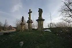 Sochy - soubor soch krucifixu, sv. Jana Nepomuckého a sv. Josefa (Předhradí).JPG