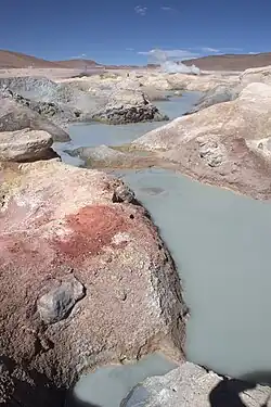 Geotermální oblast se sirnými prameny v oblasti jižní Bolívie