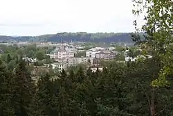 Pohled na město od vrchu Kuhavuori