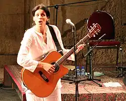 Souad Massi při koncertu