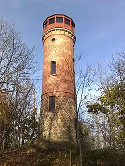 Hlavní cíl naučné stezky je rozhledna na Dymníku