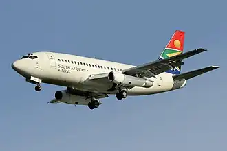 Boeing 737-200, první masově vyráběný model 737, provozovaný společností South African Airways v roce 2007