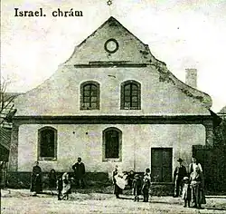 Pohlednice se synagogou kolem roku 1900