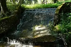 Rozpadlý splav na Malé Mohelce