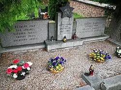 Společný hrob rudoarmějců 06.jpg