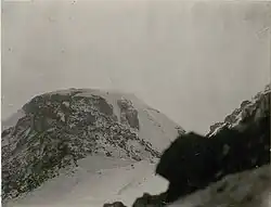 Historická fotografie - pohled z Österreichische Platte na Italienische Platte po výbuchu 13. března 1918