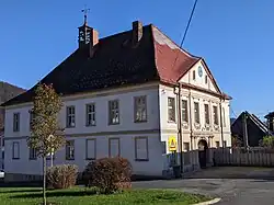 Stárkov (Starkstadt) - radnice čp. 82 (stav listopad 2024).jpg