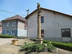 Sloup se sochou bičování Krista