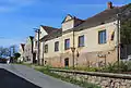 Domy v horní části vesnice