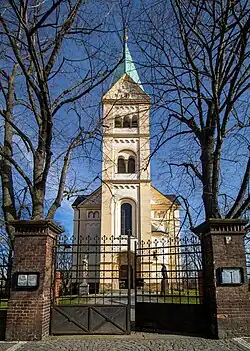 Průčelí kostela sv. Norberta