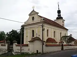 Středokluky, kostel.jpg