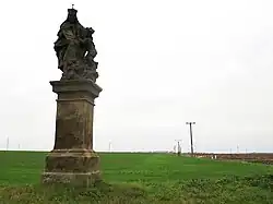 Středokluky, sousoší svaté Ludmily a svatého Václava.jpg