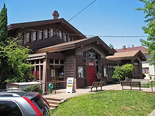 Kostel St. John's Presbyterian Church v Berkeley