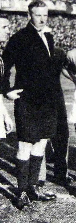 Stanley Rous v roli rozhodčího v zápase mezi Maďarskem a Itálií v roce 1933