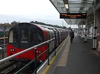 Pohled k jihu z prvního nástupiště