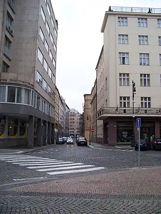 Pohled od ulice Řásnovka