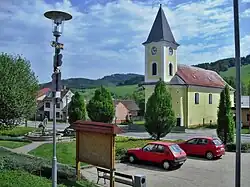 Náměstí s kostelem Narození Panny Marie