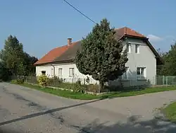 Dům u hlavní silnice