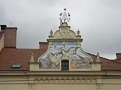 Detail sgrafita se svatým Jiřím