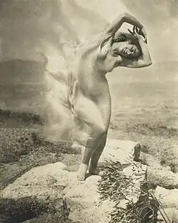 Wind fire, Isadora Duncanová, 1921