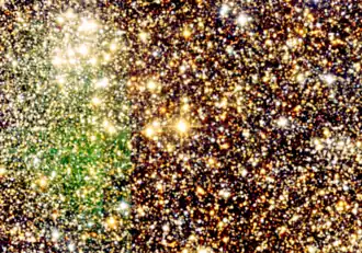 Stephenson 2-18 v oblasti hvězdokupy Stephenson 2 (horní levý roh), zobrazené pomocí Two-Micron All Sky Survey.