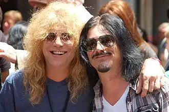 Steven Adler a Gilby Clarke v červenci 2012