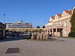 Mírové náměstí s radnicí