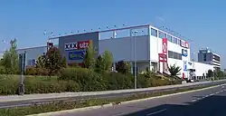 XXXLutz a Möbelix v Praze-Stodůlkách (2011)