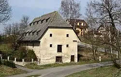 Stránecká Zhoř, granary.jpg